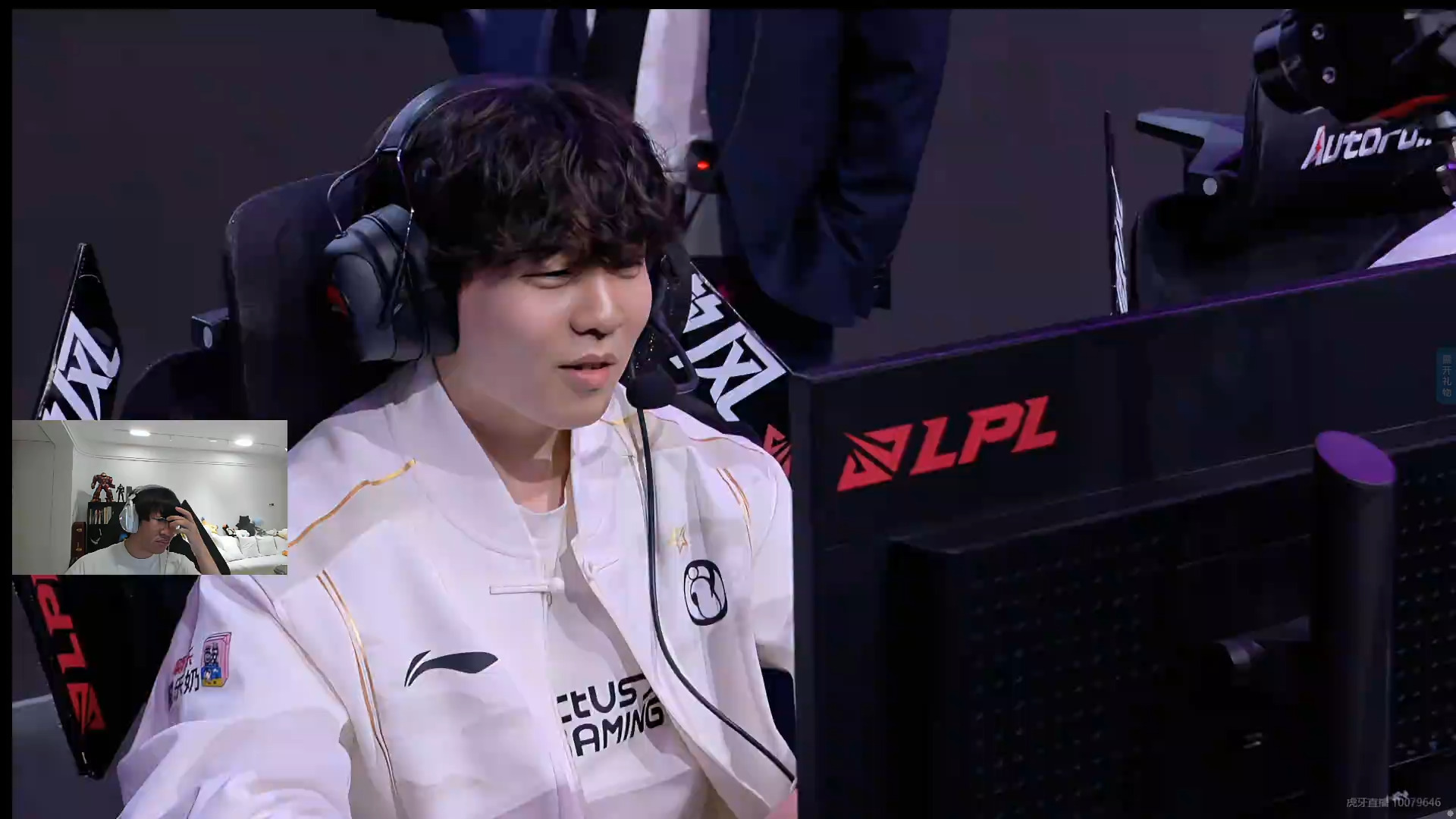  夺冠引发热议！，Ning在FPX比赛中险胜观众掌声雷动